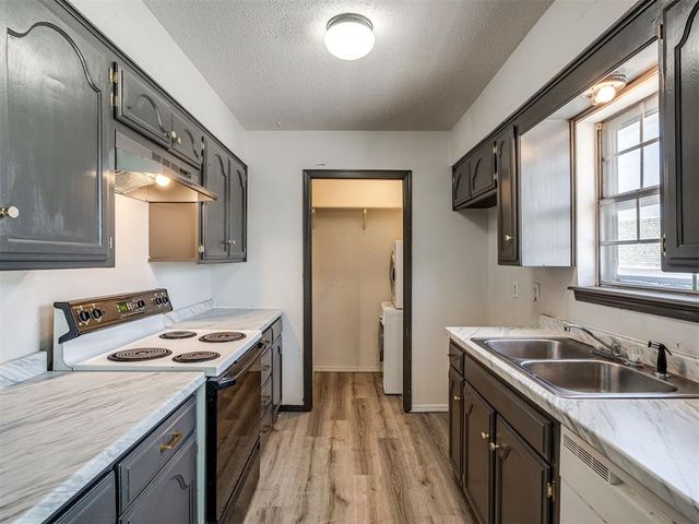 11301 N May Avenue C, Oklahoma City, OK 73120