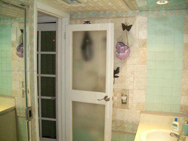 10900 SW 104th St 324, Miami, FL 33176