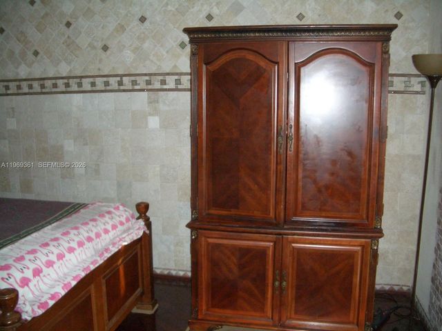 10900 SW 104th St 324, Miami, FL 33176