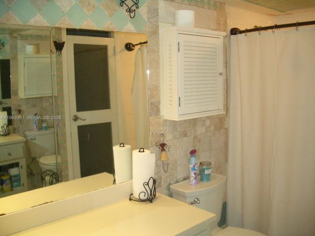 10900 SW 104th St 324, Miami, FL 33176