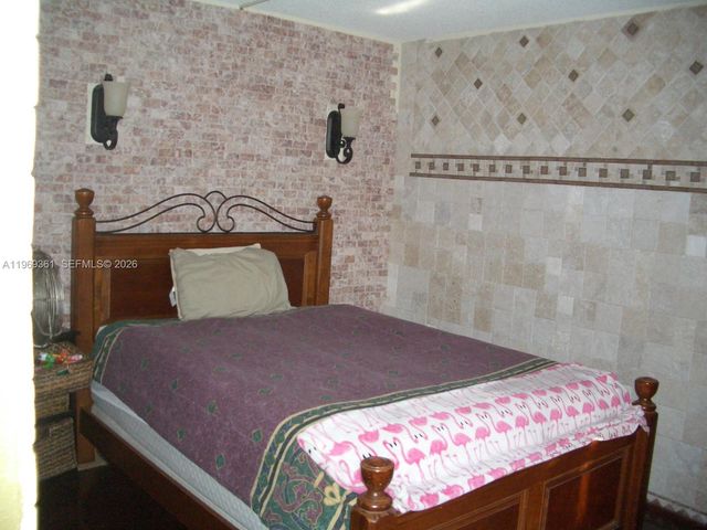 10900 SW 104th St 324, Miami, FL 33176