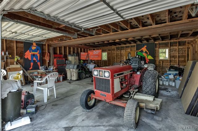 6989 Ward Road, Wheatfield, NY 14120