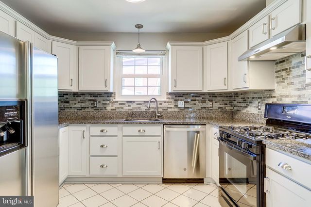 1706 S EDGEWOOD ST, Arlington, VA 22204