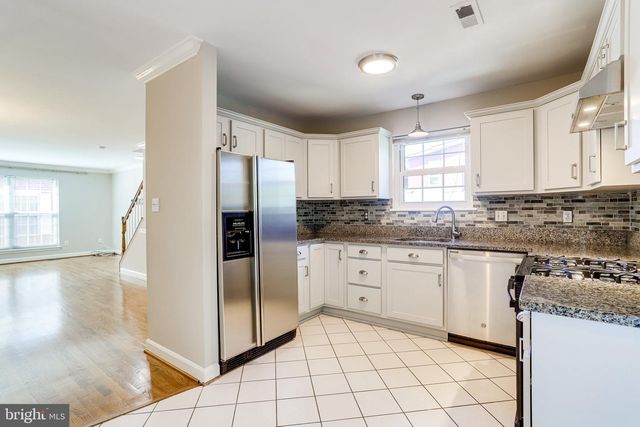 1706 S EDGEWOOD ST, Arlington, VA 22204