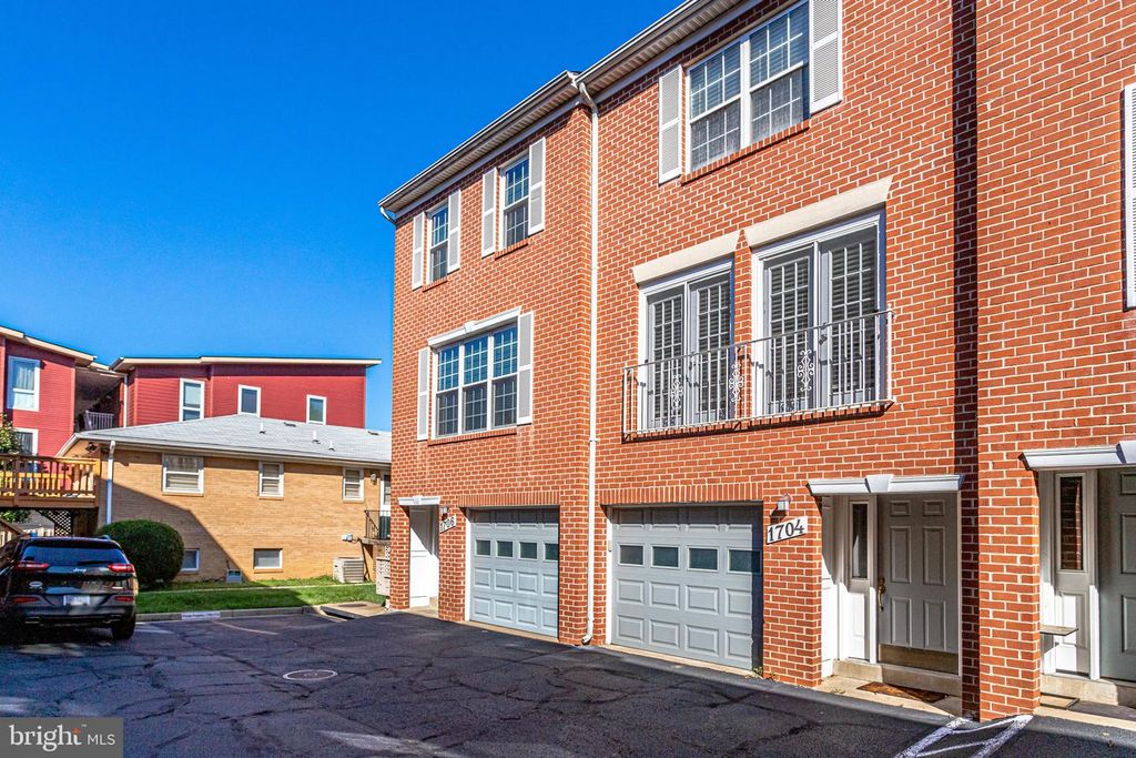 1706 S EDGEWOOD ST, Arlington, VA 22204