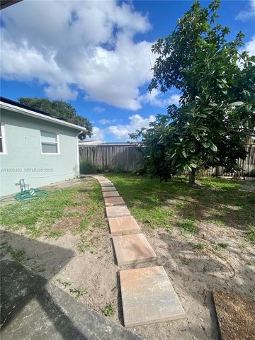 6730 Cleveland St, Hollywood, FL 33024