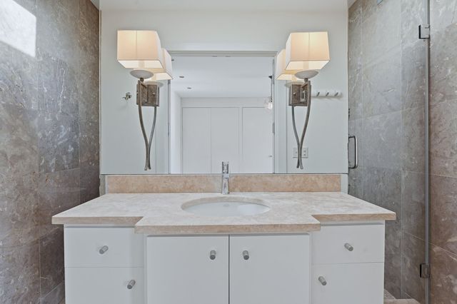 3721B West End Ave, Nashville, TN 37205