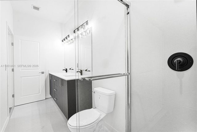 22431 SW 125 ave 19B, Miami, FL 33170