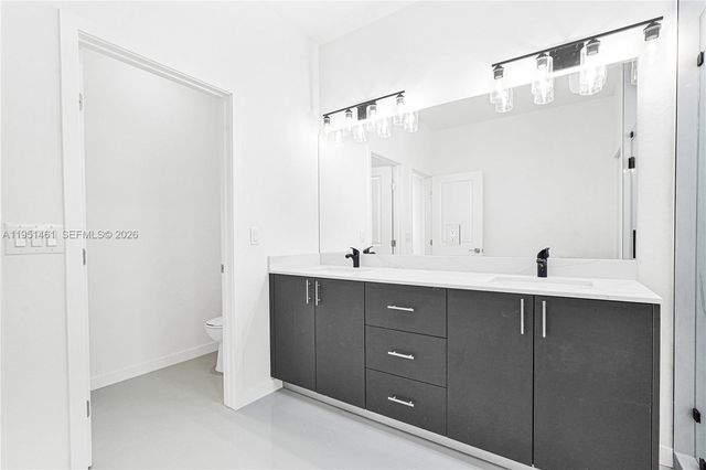 22431 SW 125 ave 19B, Miami, FL 33170