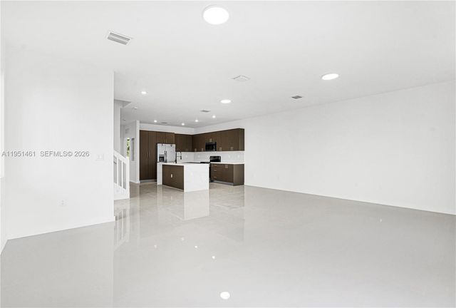 22431 SW 125 ave 19B, Miami, FL 33170