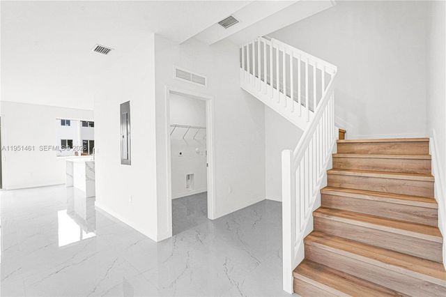 22431 SW 125 ave 19B, Miami, FL 33170