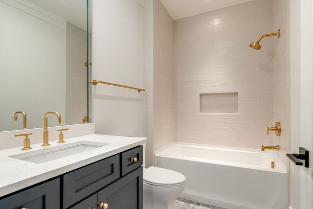 2444 Union Station Dr, Thompsons Station, TN 37179