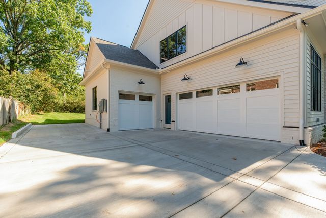 2444 Union Station Dr, Thompsons Station, TN 37179