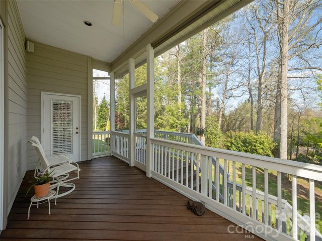 83 Towne Place Drive, Hendersonville, NC 28792