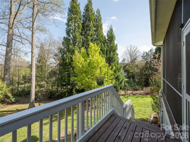 83 Towne Place Drive, Hendersonville, NC 28792