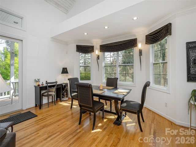 83 Towne Place Drive, Hendersonville, NC 28792