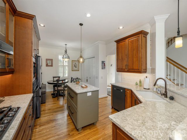 83 Towne Place Drive, Hendersonville, NC 28792