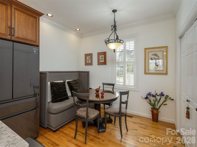 83 Towne Place Drive, Hendersonville, NC 28792