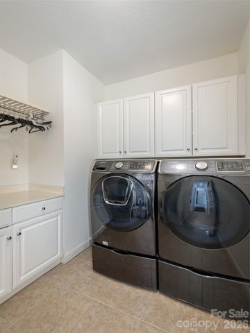 83 Towne Place Drive, Hendersonville, NC 28792