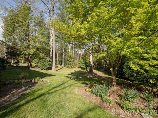 83 Towne Place Drive, Hendersonville, NC 28792