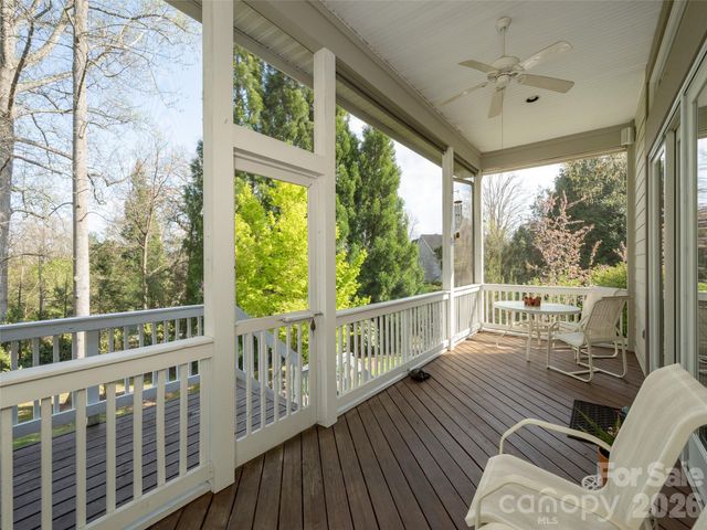 83 Towne Place Drive, Hendersonville, NC 28792