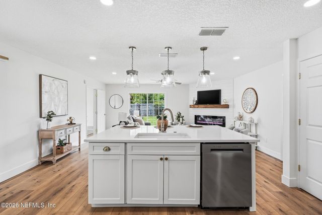 930 ARKENSTONE Drive, Jacksonville, FL 32225