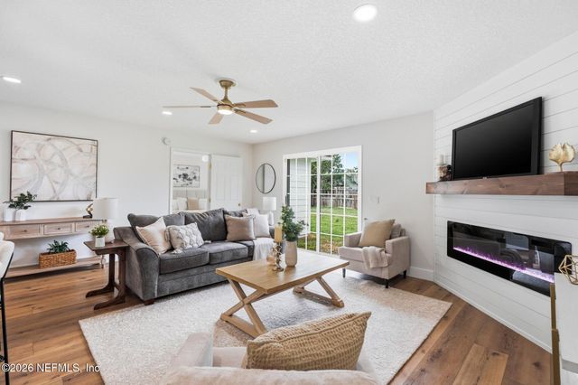 930 ARKENSTONE Drive, Jacksonville, FL 32225