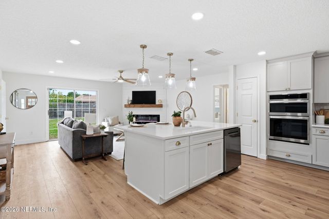 930 ARKENSTONE Drive, Jacksonville, FL 32225