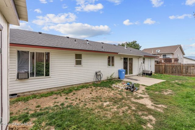 2800 N Wickiup DR, Post Falls, ID 83854