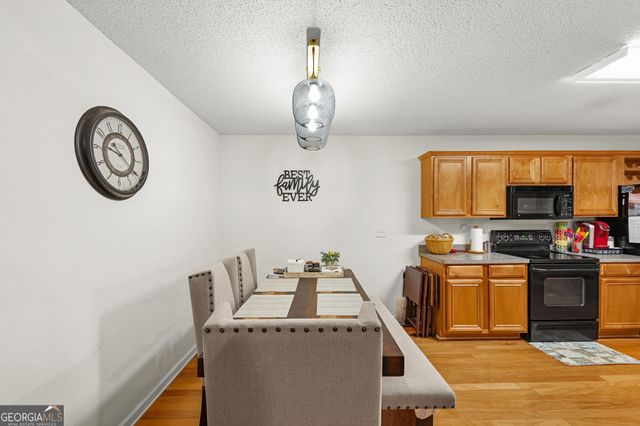 2773 Newtons Crest Cir, Snellville, GA 30078