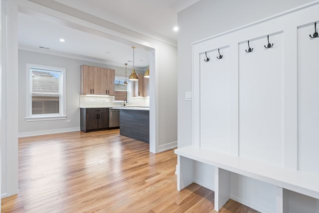 3621 N Kedvale Avenue 1, Chicago, IL 60641