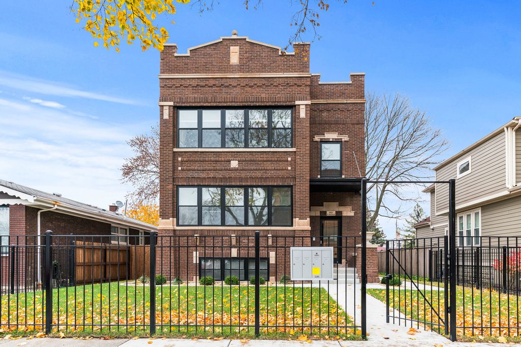 3621 N Kedvale Avenue 1, Chicago, IL 60641