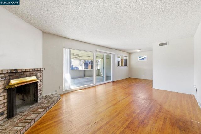 1766 Oakmead Dr, Concord, CA 94520