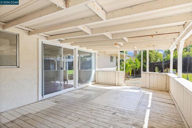 1766 Oakmead Dr, Concord, CA 94520