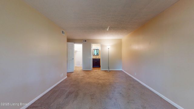7074 Wildwood Cir, 167, Louisville, KY 40291