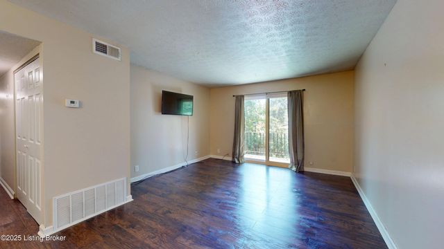 7074 Wildwood Cir, 167, Louisville, KY 40291