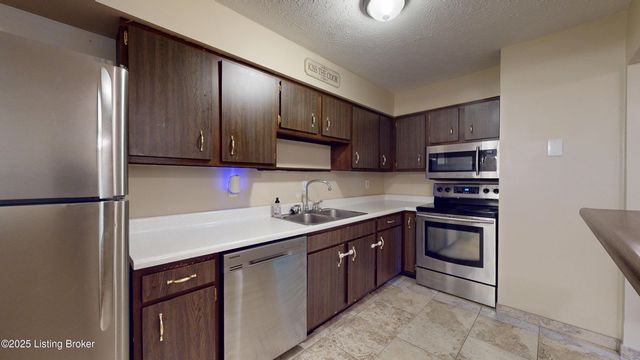7074 Wildwood Cir, 167, Louisville, KY 40291