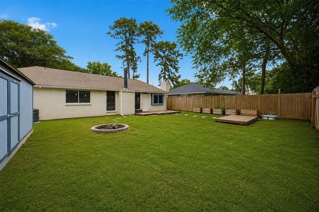 4818 Quailgate Drive, Spring, TX 77373