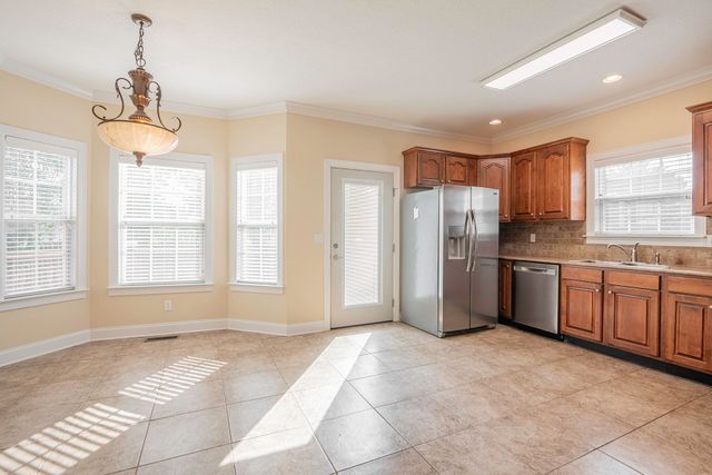 8704 Sunridge Drive, Ooltewah, TN 37363