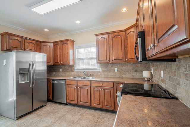 8704 Sunridge Drive, Ooltewah, TN 37363