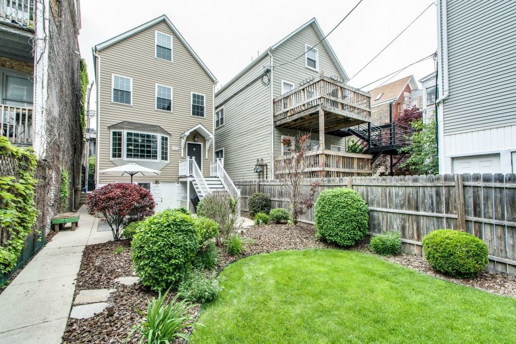 Image 1 of property listing at 1824 N Wood Street, Chicago, IL 60622