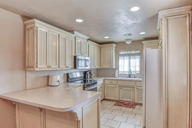 10 Westend Court, Tuttle, OK 73089