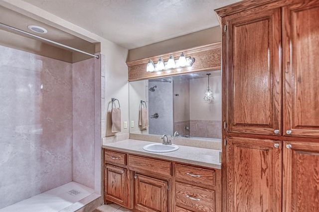 10 Westend Court, Tuttle, OK 73089