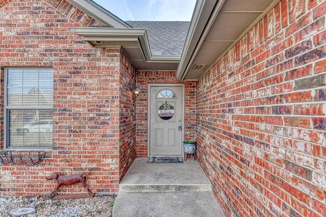 10 Westend Court, Tuttle, OK 73089