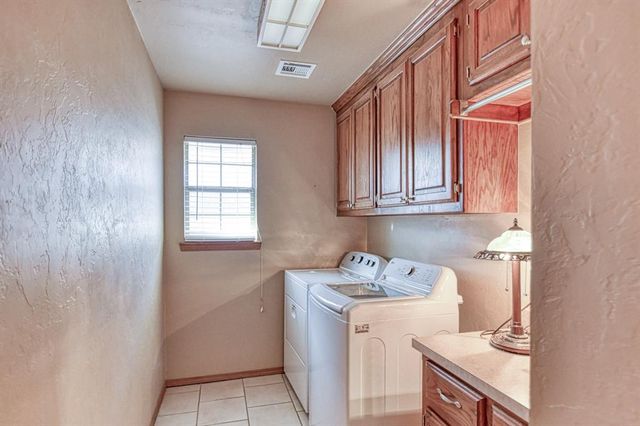 10 Westend Court, Tuttle, OK 73089