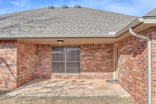 10 Westend Court, Tuttle, OK 73089