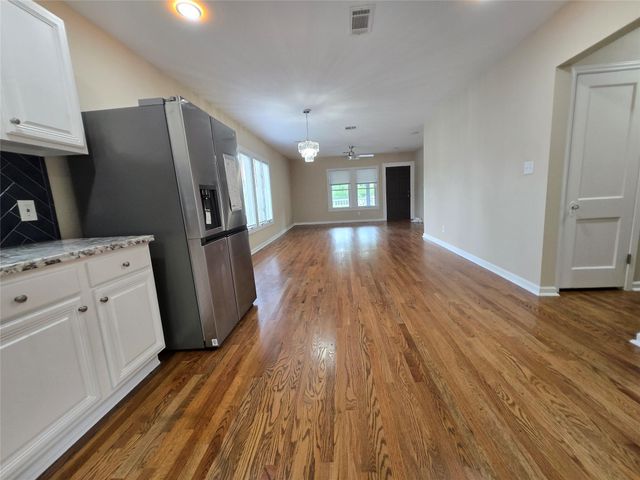 1342 County Road 5003, Cleveland, TX 77327