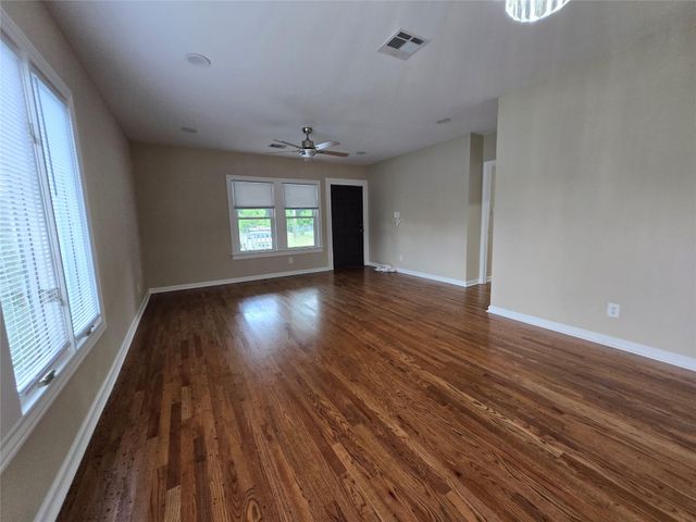 1342 County Road 5003, Cleveland, TX 77327