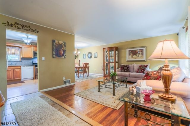 17 Cole Rd, Cedar Grove Twp., NJ 07009