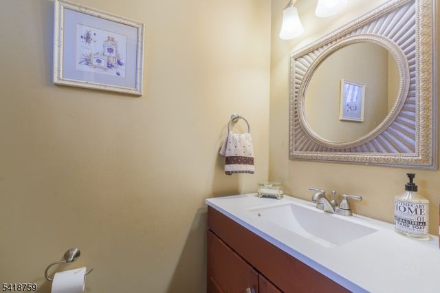 17 Cole Rd, Cedar Grove Twp., NJ 07009